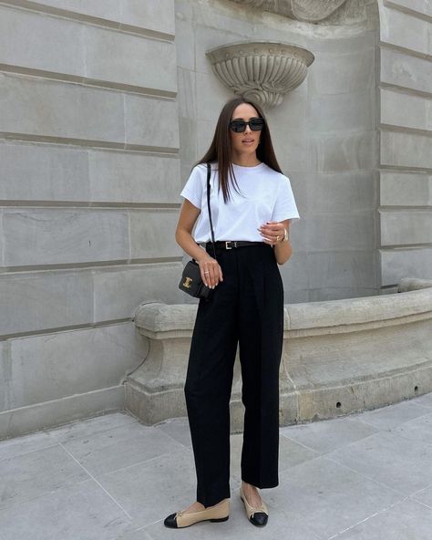 Black Cropped Pants Outfit, Summer Office Outfits Work Chic, Comfy Office Outfit, Cropped Pants Outfit, Summer Office Outfits, 2023 Outfits, Summer In The City, Work Chic, City Outfits