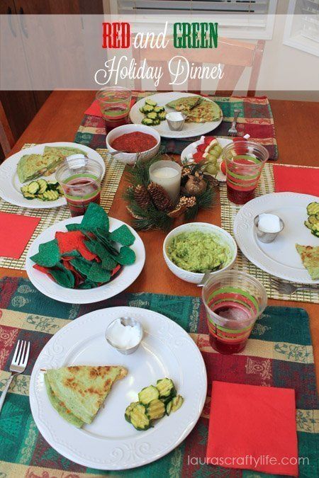 Christmas Dinner Ideas, Green Dinner, Dinner Christmas, Red Salsa, Ninjago Party, Grinch Party, Advent Activities, Red And Green Christmas, Fruit Kabobs