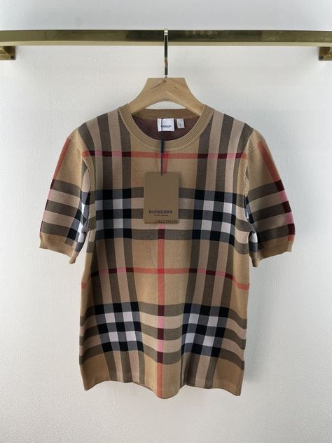 Chic Outfits Edgy, Burberry Outfit, Trendy Shirt Designs, Dope Outfits For Guys, Concept Clothing, Expensive Clothes, New Mens Fashion, Street Fashion Men Streetwear, Mens Casual Dress Outfits