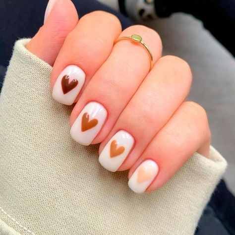 Autumnnail Art Designs, Easy Autumn Nail Art, Simple Cute Nails Fall, Fall Nail Ideas Simple Short, Cute Autumn Nails Short, Cute Fall Nails Designs, Gel Nail Fall Designs, Cute Fall Nail Ideas For Short Nails, Fall Nails Ideas Short