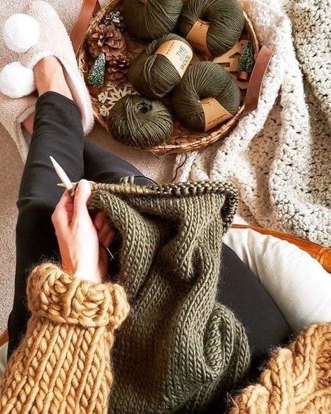 Aesthetic Knitting, Crochet Cross, Knitting Inspiration, Knitting Yarn, Knitting Projects, Fiber Art, Crochet Projects, Needlework, Knit Crochet