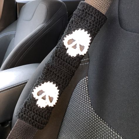 Goth Car Aesthetic, Goth Car Ideas, Emo Car Decor, Goth Car Interior, Skull Steering Wheel Cover, Emo Car, Goth Car, 19th Bday, Hippie Car