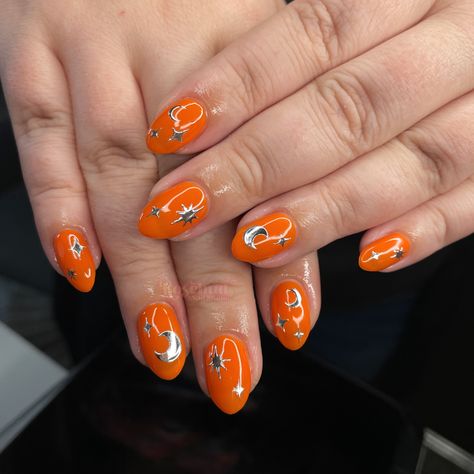 orange with silver star bursts ✨ Builder gel overlay + 15mins art #adelaidenails #adelaidenailart #adelaidebiab #adelaidegelx #adelaidenailtech #gelmanicure #orangenails #starnails Orange Star Nails, Gel Overlay, Builder Gel, Star Nails, Nail Studio, Orange Nails, Gel Manicure, Silver Stars, Nail Tech