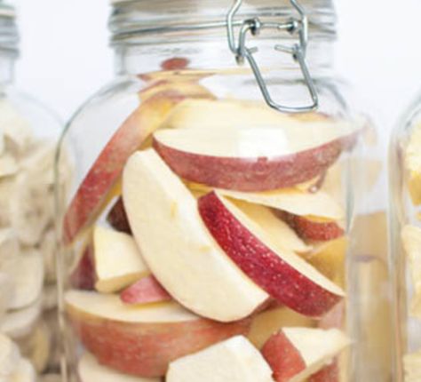 How To Freeze Dry Apples, Freeze Drying Apples, Drying Apples, Freeze Dried Apples, Freezing Food Storage, Pantry Stock, Freeze Dried Food Storage, Freeze Food, Infused Recipes