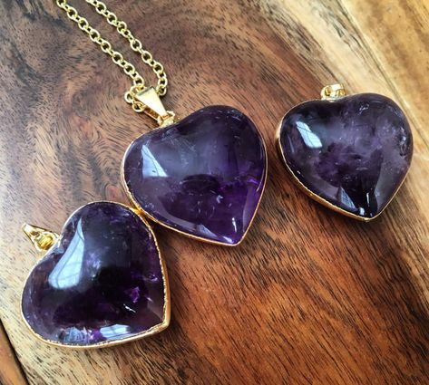 Etsy Amethyst Heart Pendant - amethyst crystal Heart necklace - gold amethyst necklace - amethyst pendant Pretty Crystals, Horizontal Bar Necklace, Emma Style, Crystal Heart Necklace, Amethyst Heart, Amethyst Healing, Heart Pendant Gold, Necklace Heart, Gold Heart Necklace