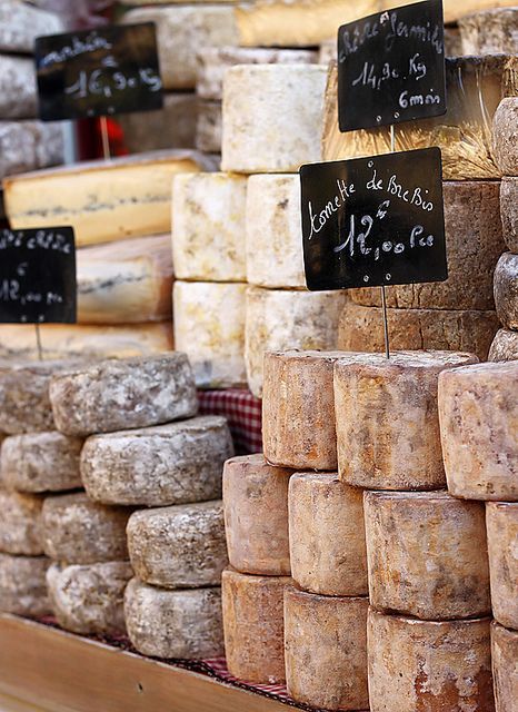 Cheese Image, Provence Market, Cheese Wine, Slow Dancing, French Travel, French Cheese, Cheese Shop, Types Of Cheese, French Market