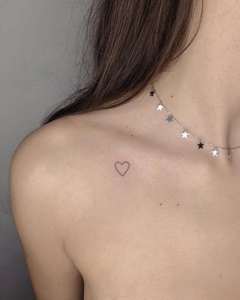 Minimalistic Collarbone Tattoo, Collar Bone Heart Tattoos For Women, Small Heart Tattoo Collar Bone, Cute Clavicle Tattoos For Women, Tattoo Women Collar Bone, Tatoos Woman Collar Bone, Heart On Collarbone Tattoo, Heart Tattoo On Collar Bone Simple, Small Tattoo On Collar Bone