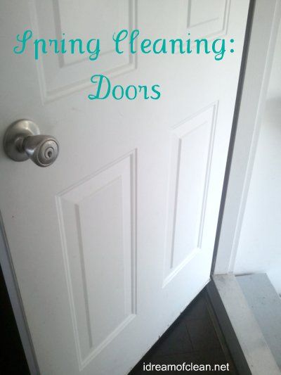 Spring Cleaning - 16 ideas to do in 30 minutes. Get on it early and you'll have a sparkling home fast! Number 3 is awesome! Cleaning Doors, Deep Cleaning Tips, Homemade Toilet Cleaner, Cleaning Walls, Clean Baking Pans, Cleaners Homemade, Spring Cleaning Hacks, Simple Life Hacks, Toilet Cleaning