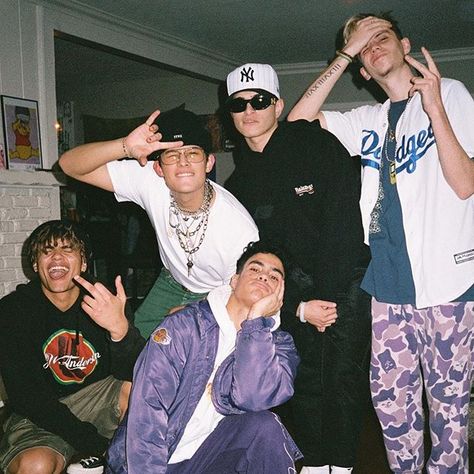 PRETTYMUCH (@prettymuch) • Instagram photos and videos Pretty Much Band, Brandon Arreaga, Harry Styles Gif, Harry Styles Cute, Band Wallpapers, Close My Eyes, Cute Gif, Pretty Much, Bts Video