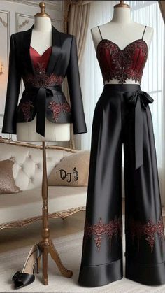 Moulin Rouge Inspired Outfit, Red And Black Outfits For Women, Red And Gold Outfit, Elegant Dinner Outfit, Female Outfit Ideas, Extravagant Outfits, Revealing Outfit, Suit Dresses, Stage Clothes