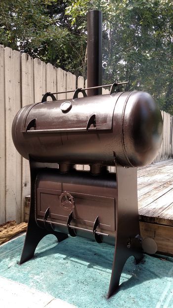 Bbq smoker Smoker Grill Designs, Small Smoker, Gas Bottle Wood Burner, Smoker Build, Backyard Bbq Pit, Custom Bbq Smokers, Smoker Designs, Bbq Smoker Trailer, Bbq Pit Smoker