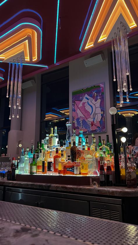 Cute Bar Aesthetic, Rooftop Bar Aesthetic, Jam Ideas, Rooftop Bars Los Angeles, Aesthetic Bar, Rooftop Bars Nyc, Bar Aesthetic, New York Party, Branding Images