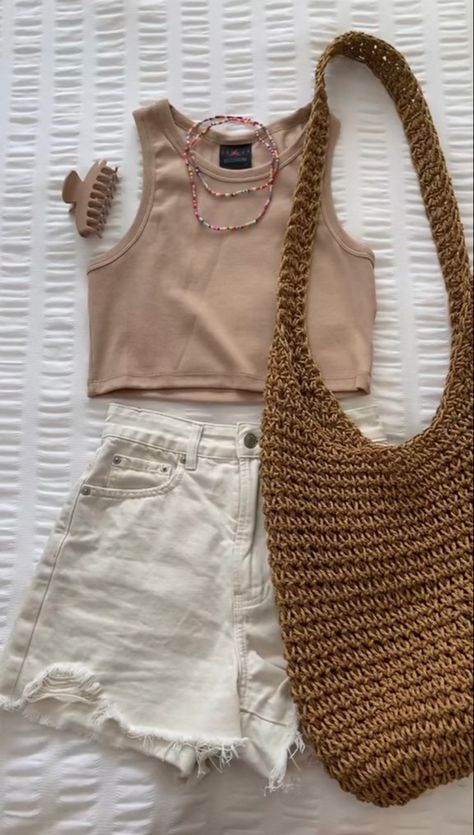 Outerbanks Jj, Pieces Of Clothing, Outfit Inspo Summer, Cute Preppy Outfits, Causual Outfits, Pinterest Outfits, Summer Fits, Simple Trendy Outfits, Really Cute Outfits