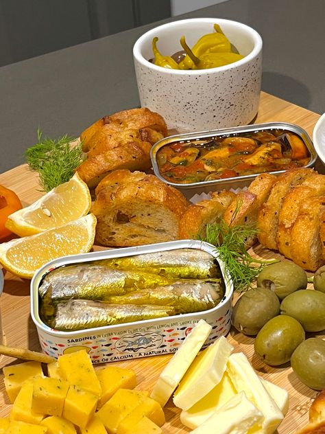 Tin Fish Board, Tinned Fish Board, Tin Fish Recipes, Tinned Fish Recipes, Canned Fish Recipes, Aesthetic Meals, Tin Fish, Fish Board, Canned Fish