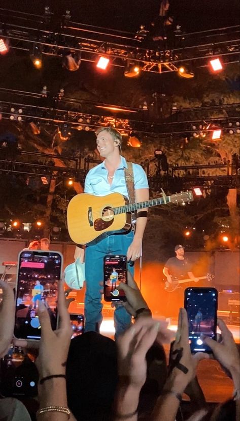 Parker Mccollum Wallpaper, Parker Mccollum Concert Outfit, Parker Mccollum Concert, Parker Mccollum, Best Country Singers, Morgan Wallen, Ideal Man, Country Concerts, Country Men