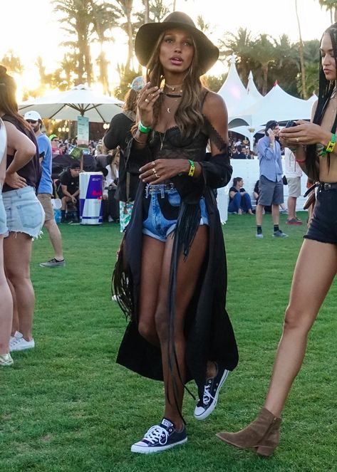 Rock Festival Outfit, Mode Coachella, Coachella Inspired Outfits, Bonnaroo Outfits, Look Da Festival, Moda Coachella, Best Coachella Outfits, Cochella Outfits, Coachella Outfits