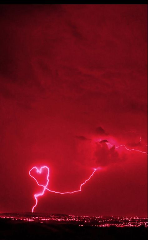 Red Astethic Wallpaper, Red Thunder Wallpaper, Red Lights Wallpaper, Aesthetic Rosso, Rosso Aesthetic, Red Astethic, Neon Rouge, Red Thunder, Red And Black Wallpaper