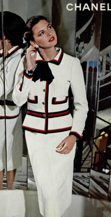 1980   House of Chanel Chanel Outfit Classy, Chanel Style Jacket, Coco Chanel Fashion, Chanel Outfit, Mode Chanel, Campaign Fashion, Chanel Couture, Chanel Haute Couture, 1990s Fashion