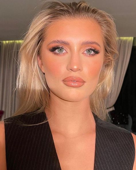 Own the Winter Weather by Sporting Apricot Crush Colored Makeup Looks Peachy Makeup, Apricot Crush, Peachy Lip, Peach Makeup, Inner Glow, Beauty Case, Makeup For Green Eyes, Part 4, Makeup Inspo