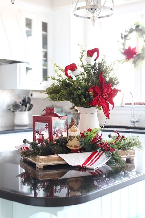 Island Centerpiece Ideas, Elegant Christmas Centerpieces, Christmas Wedding Centerpieces, Tafel Decor, Apartment Decoration, Christmas Centerpieces Diy, Christmas Kitchen Decor, Christmas Decorations Living Room, Christmas Centerpiece