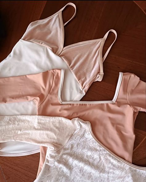 Yumiko ballet leotard, pink, white, velvet, long sleeve, v-neck, ballet leotard #ballet #yumiko #balletleotard Pink Yumiko Leotard, Yumiko Aesthetic, Yumiko Leotard Ideas, Ballet Leotards Yumiko, Ballet Fits, Ballerina Leotard, Ballet Attire, Ballet Outfits, Leotard Outfit