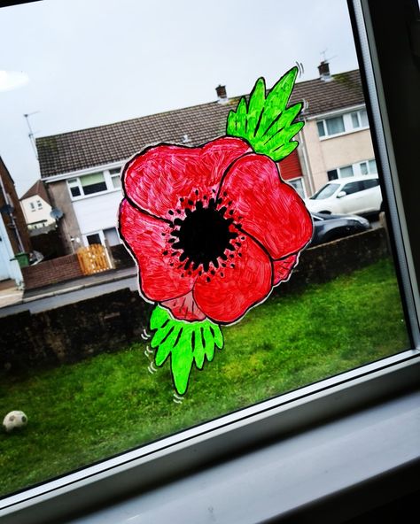 Poppy window painting Remembrance Day Window Art, Memorial Day Window Painting, Painted Window Art, Window Paint, Remembrance Day Poppy, Window Mural, Memorial Weekend, Poppy Art, Remembrance Day