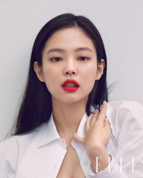 BLACKPINK's Jennie shows off elegant fall lip colors in 'Elle' | allkpop Fall Lip Color, Fall Lips, Elegant Fall, Jennie Kim Blackpink, Elle Magazine, Jairzinho, Jennie Lisa, Red Lipstick, Blackpink Photos