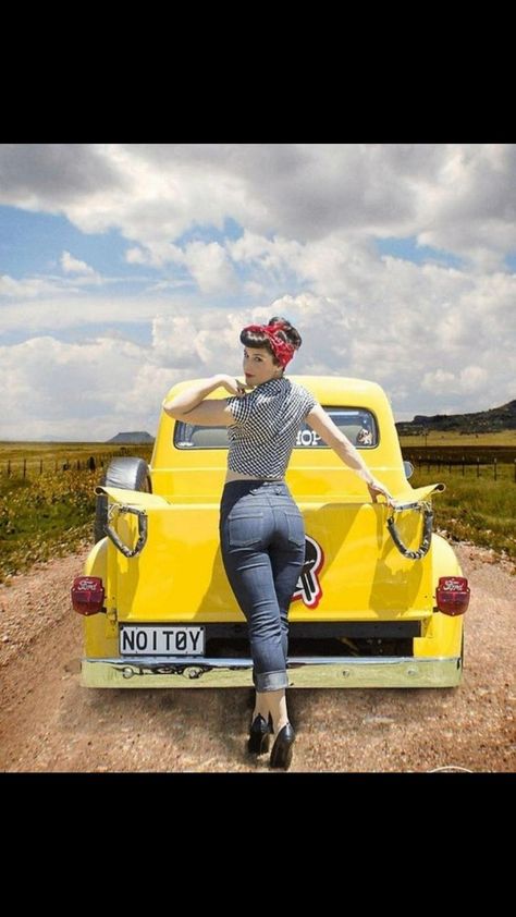 Stile Pin Up, Rockabilly Mode, Pin Up Car, Retro Truck, Pin Up Pictures, Pinup Photoshoot, Victory Rolls, Pin Up Vintage, Pin Up Poses