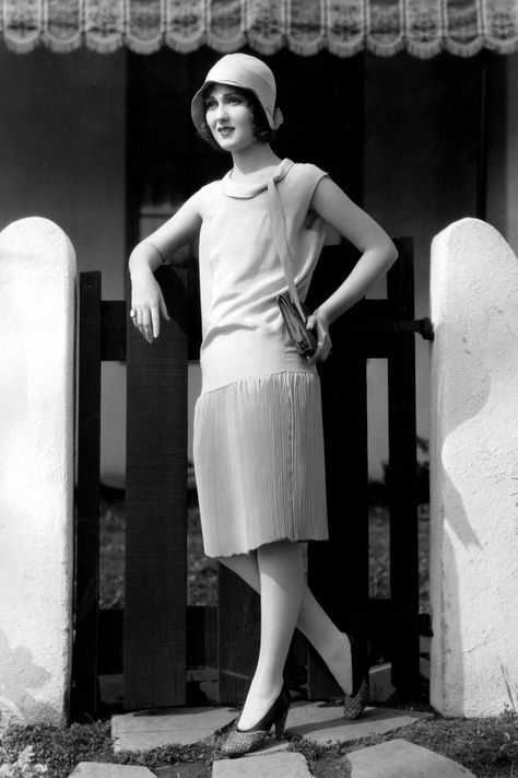 doris hill actress | 1920s Fashion: Meet The Iconic Women Who Changed Our Style Forever Flapper Girls, Twenties Style, Istoria Modei, 1920s Fashion Women, 1920s Women, 1920's Fashion, 1920 Fashion, Look Retro, Flapper Girl