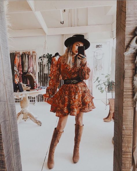 Wild West Outfit Women, Western Fashion Dresses, Wild West Outfits, West Outfit, Festival Clothes, Music Night, Looks Country, Western Outfits Women, Country Concert Outfit