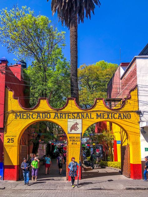 14 of the Best Places to Visit in Coyoacán to Spend the Perfect Day in Mexico City — The Creative Adventurer Mexican Street Market, Mexico Streets, Mexico Market, Restaurant Mexicano, Mexico Architecture, Visiting Mexico City, Mexican Independence, Mexico City Travel, Explore Mexico