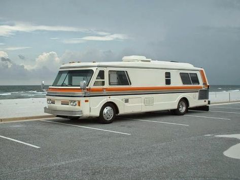 Used RVs 1976 FMC Motor Home for Sale For Sale by Owner Gmc Motorhome For Sale, Used Rv For Sale, Used Mobile Homes, Bus Remodel, Motor Homes For Sale, Vintage Motorhome, Cool Rvs, Used Motorhomes, Class A Motorhome