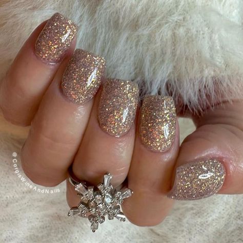 50th Birthday Nails, Gold Sparkle Nails, Gorgeous Birthday, Sparkly Nails, Sparkle Nails, Dip Powder Nails, Birthday Nails, Gold Sparkle, I Love Nails