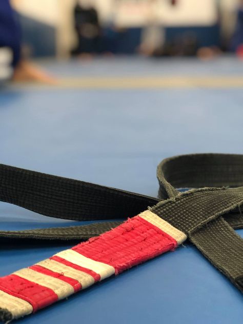 Bjj Jiu Jitsu Aesthetic, Brazilian Jiu Jitsu Wallpapers, Wallpaper Jiu-jitsu, Jiujitsu Aesthetic, Jiu Jitsu Wallpaper, Jiu Jitsu Aesthetic, Bjj Aesthetic, Jiu Jitsu Black Belt, Belts Aesthetic