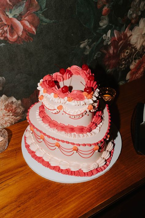 2 Tier Wedding Cake, Heart Shaped Wedding Cakes, 2 Tier Wedding Cakes, Photography Cake, Two Tier Cake, Retro Heart, Wedding Cake Photos, Hey Babe, Cake Photo