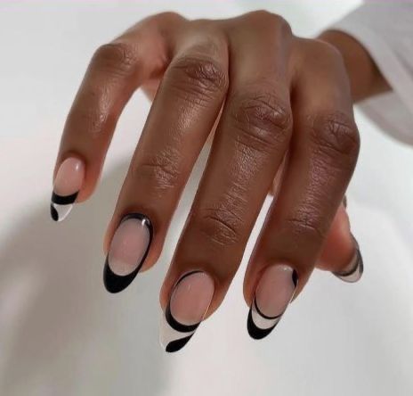 Simple black abstract design painted on a clear base. The nails are almond shaped. Nails Acrylic Coffin Spring, Spring Nail Design, Nail 2022, Nails Acrylic Coffin, Amazon Beauty, Diva Nails, Minimal Nails, Casual Nails, Acrylic Coffin