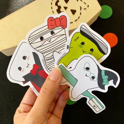 Dental Halloween Ideas, Personalized Sticky Notes, Teeth Illustration, Dental Fun, 2024 Halloween, Adornos Halloween, Dental Art, Pediatric Dentist, Halloween Sticker