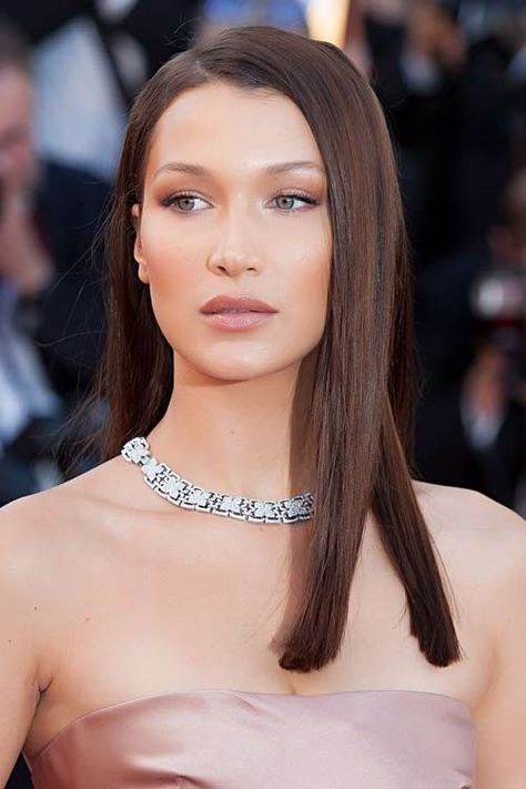 Bella Hadid Dark Hair, Bella Hadid Soft Summer, Bella Hadid Brown Hair, Bella Hadid Hair Color, Bella Hadid Hairstyles, Hadid Hairstyles, Summer Celebrities, Bella Hadid Hair, Celeb Hairstyles