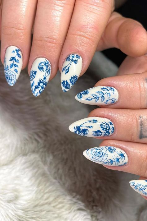 Vintage Nail Inspiration, Toile Nail Art, Inspired Nails Vintage, Blue White Porcelain Nails, White And Blue Porcelain Nails, Fine China Design, Blue And White Flowers Nails, China Print Nails, Blue And White China Pattern Nails