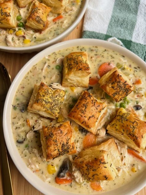 Chicken Pot Pie Minis, Chicken Pot Pie Soup With Puff Pastry, What To Serve With Chicken Pot Pie, Chicken And Biscuits Easy, Chicken Pot Pie Puff Pastry, Chicken Potpie Soup, Chicken Pot Pie Crock Pot, 30 Minute Meals Chicken, Chicken Pot Pie Soup Recipe