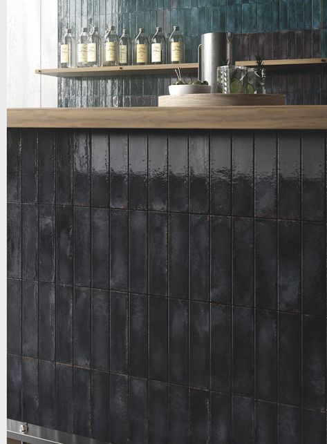 Black glossy wall tiles used as a splashback against a restaurant/bar counter to add a 'WOW' factor. FREE samples are now available to order online. Bar Tile, Black Subway Tiles, Black Backsplash, Dark Tile, Glazed Brick, Metro Tiles, Black Brick, Brick Tiles, Black Tiles