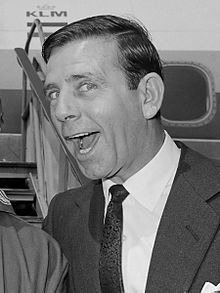 Wisdom Pictures, Norman Wisdom, Marylebone London, Comedy Actors, Happy Images, Funny Men, Hero Movie, Musical Comedy, British Comedy