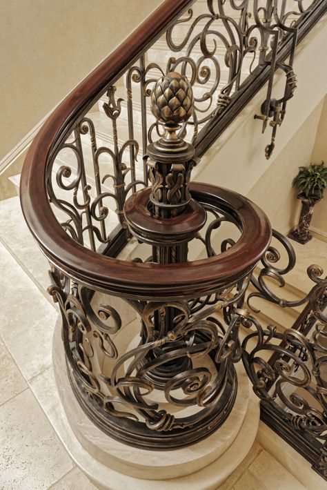 Iron Stairs Design Indoor, Classic Stairs Design, Iron Grill Design For Stairs, Stairs Relling Design Iron, Mediterranean Staircase Iron Railings, Curved Metal Staircase, Painted Stair Railings, درج السلم, Wrought Iron Staircase