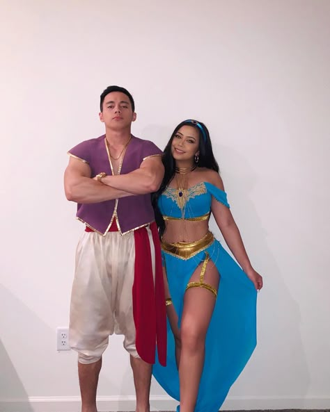 Jazmin And Aladdin Costume, Aladin And Jasmine Halloween, Princess Jasmine And Aladdin Costume, Jasmine And Aladdin Costumes Couple, Jasmine And Aladdin Costumes, Jeanie Costume, Jasmine And Aladdin Costume, Couple Halloween Costumes Ideas, Princess Jasmine Halloween Costume