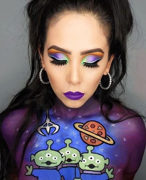 Aliens From Toy Story, Alien Halloween Makeup, Toy Story Alien Costume, Disney Eye Makeup, Disney Eyes, Alien Makeup, Holloween Makeup, Makeup Toys, Artsy Ideas