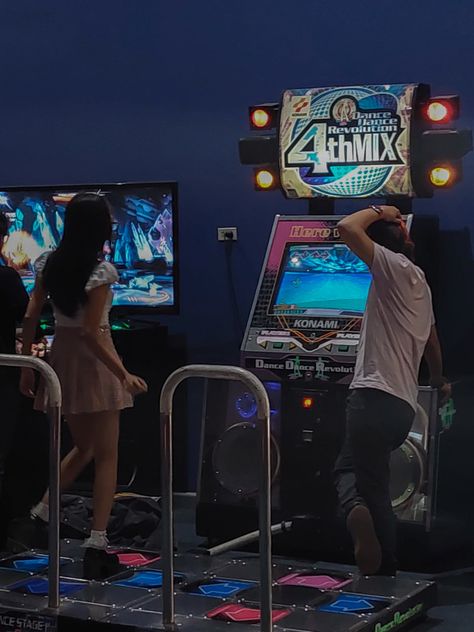 Arcade Dance Machine Aesthetic, Gaming Date Aesthetic, Class Couple Aesthetic, Couple Playfight, Arcade Date Aesthetic Couple, Mall Date Aesthetic Couple, Couple At Arcade, Arcade Couple Aesthetic, Noah Flynn And Elle Evans