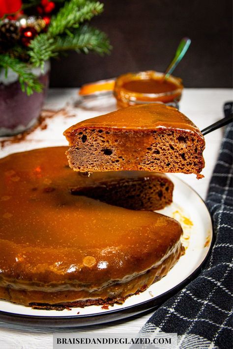 After many trials and tests, I've found a recipe for a keto sticky toffee pudding that is certainly worth writing down. You won't believe this dessert has no sugar! #keto #ketochristmas #ketodesserts #stickytoffee #sugarfree #lowcarb Sticky Toffee Cake, Keto Flour, Toffee Cake, Springform Pan Cake, Toffee Sauce, Keto Christmas, Toffee Pudding, Sticky Toffee Pudding, Keto Ice Cream