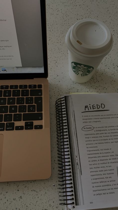 Therapist Lifestyle Aesthetic, Counsellor Aesthetic, Starbucks Coffee Aesthetic, Mental Therapist, Coffee Aesthetic Instagram, Psychology Aesthetic, Studying Psychology, Dream Psychology, Ap Psych