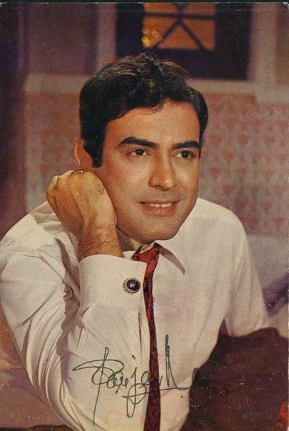 Gorgeous Sanjeev Kumar. Raaj Kumar, Actors Bollywood, Sanjeev Kumar, Jassi Gill, Old Film Stars, Ms Dhoni Photos, Film World, Bollywood Pictures, Film Icon