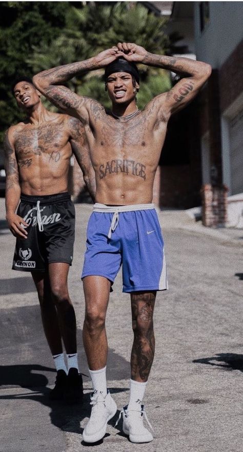 Kelly Oubre Jr, Kelly Oubre, Street Tattoo, Nba Fashion, Tattoo Inspiration Men, Chest Tattoo Men, Black Men Street Fashion, Black Men Fashion, Black Boys